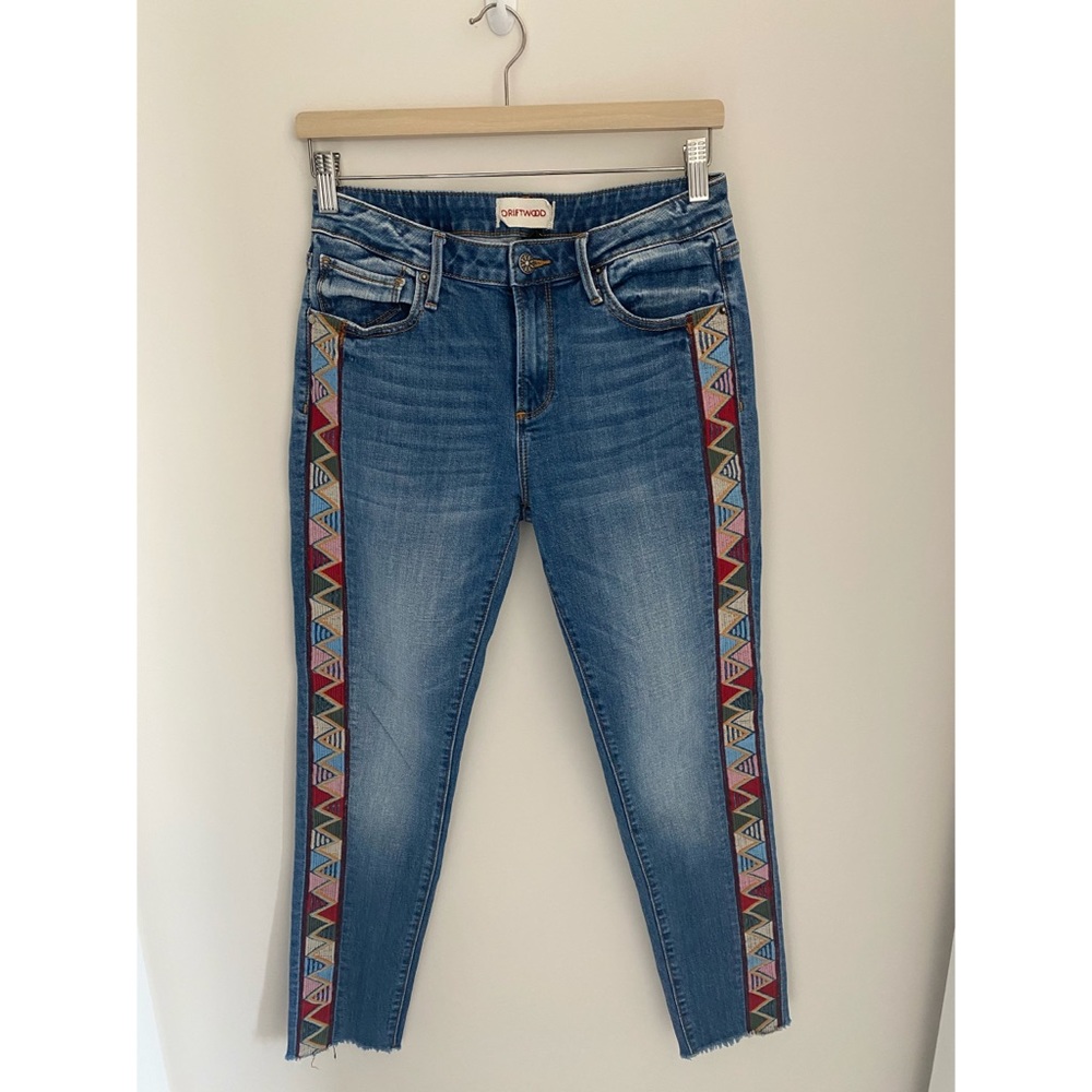 Driftwood Embroidered Jackie Jeans size 27